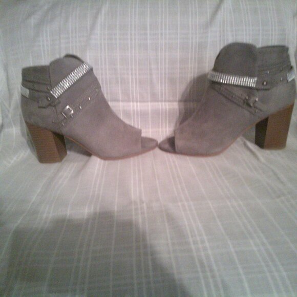 So Brand Haw Women's Ankle‎ Booties Open Toes Suede Gray Size 5 USA - Picture 4 of 5